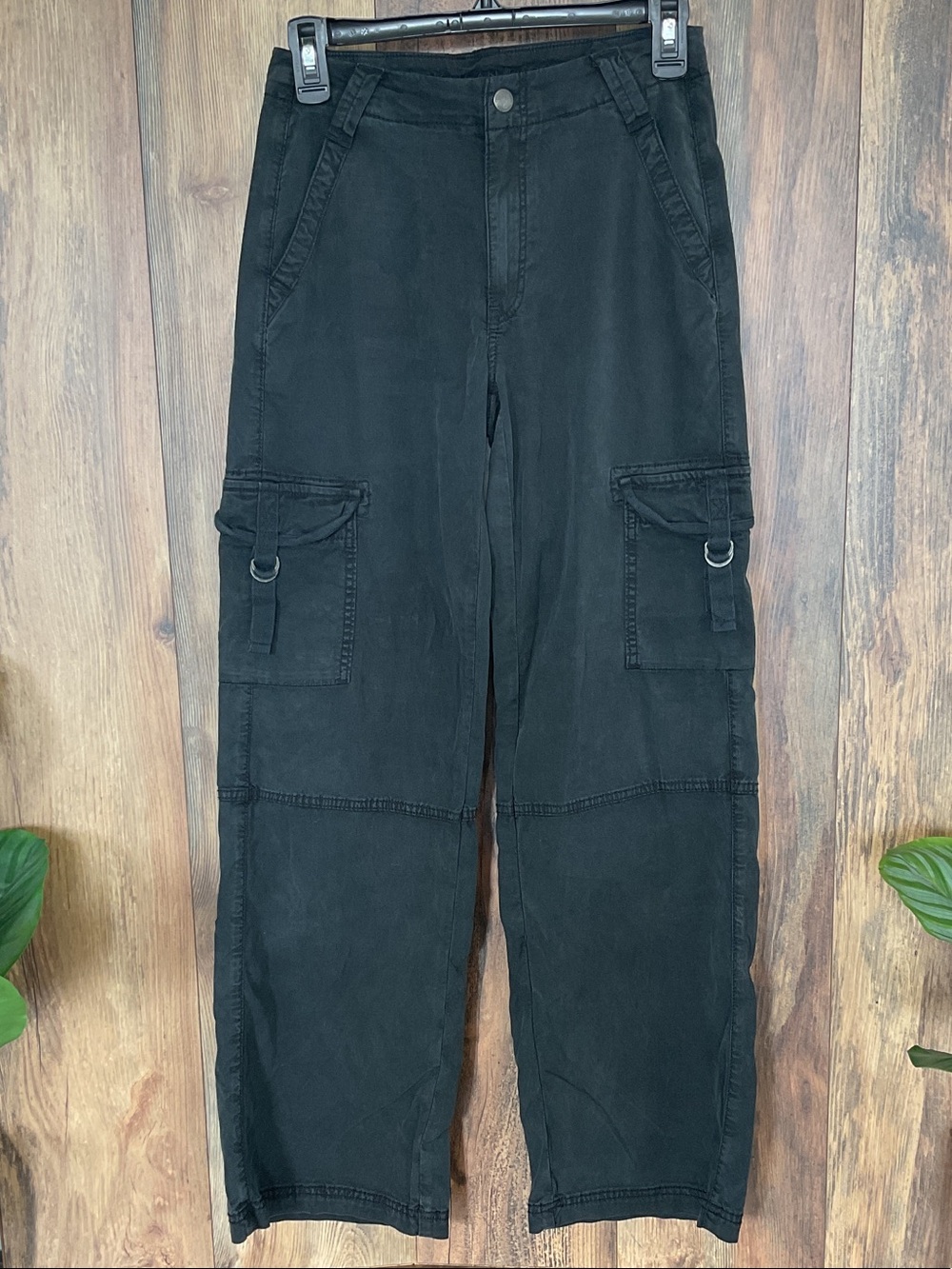 American Eagle Super High Rise Baggy Wide Leg Cargo Pants 000 323B
